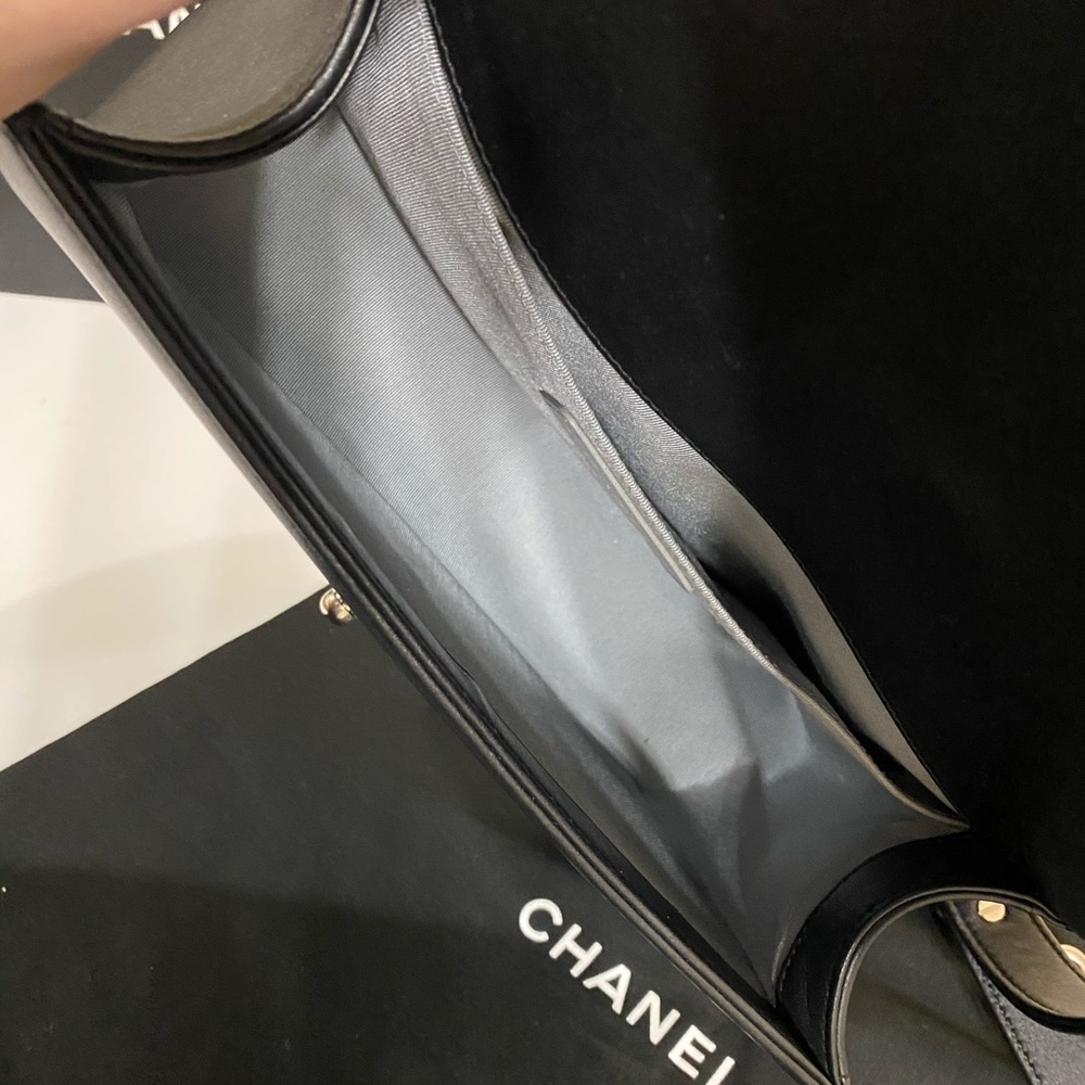 SOLD ON IG ✖️Chanel Chevron Le Boy Old Medium - Picture 5 of 8